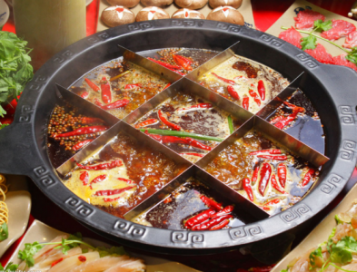 重慶火鍋底料廠，夏季吃火鍋的很大優(yōu)勢