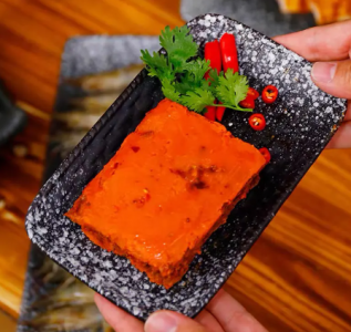 如何慧眼識牛油紅油底料？秘訣在手，美味即成半！