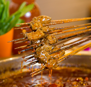 如何挑選優(yōu)質(zhì)的串串香底料批發(fā)廠家，確保美味與品質(zhì)雙贏？